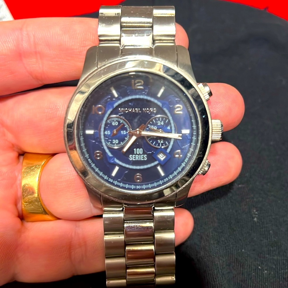 Michael Kors watch hunger stop 100 series